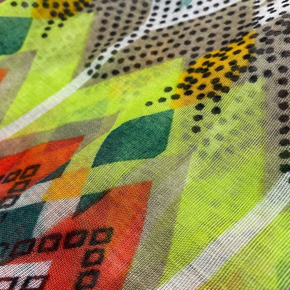 Vibrant colored scarf/wrap. May also be used as a tablecloth. - Picture 9 of 9